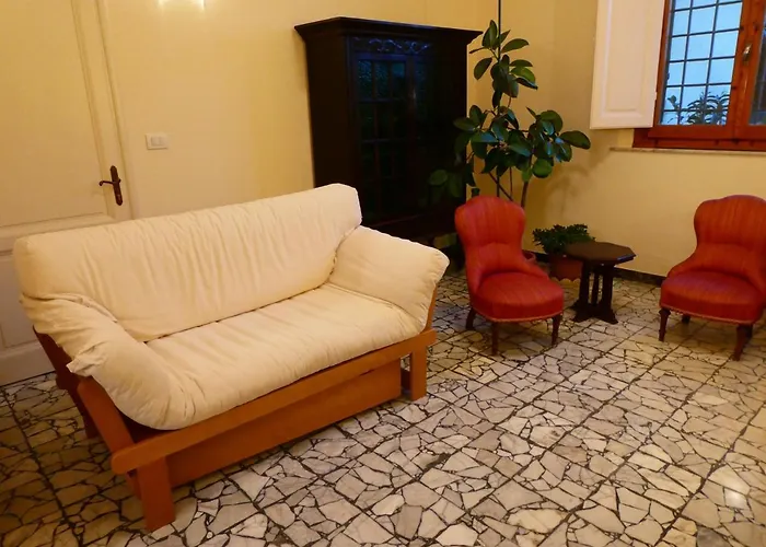 Casa Storica E Confortevole 펜션 *